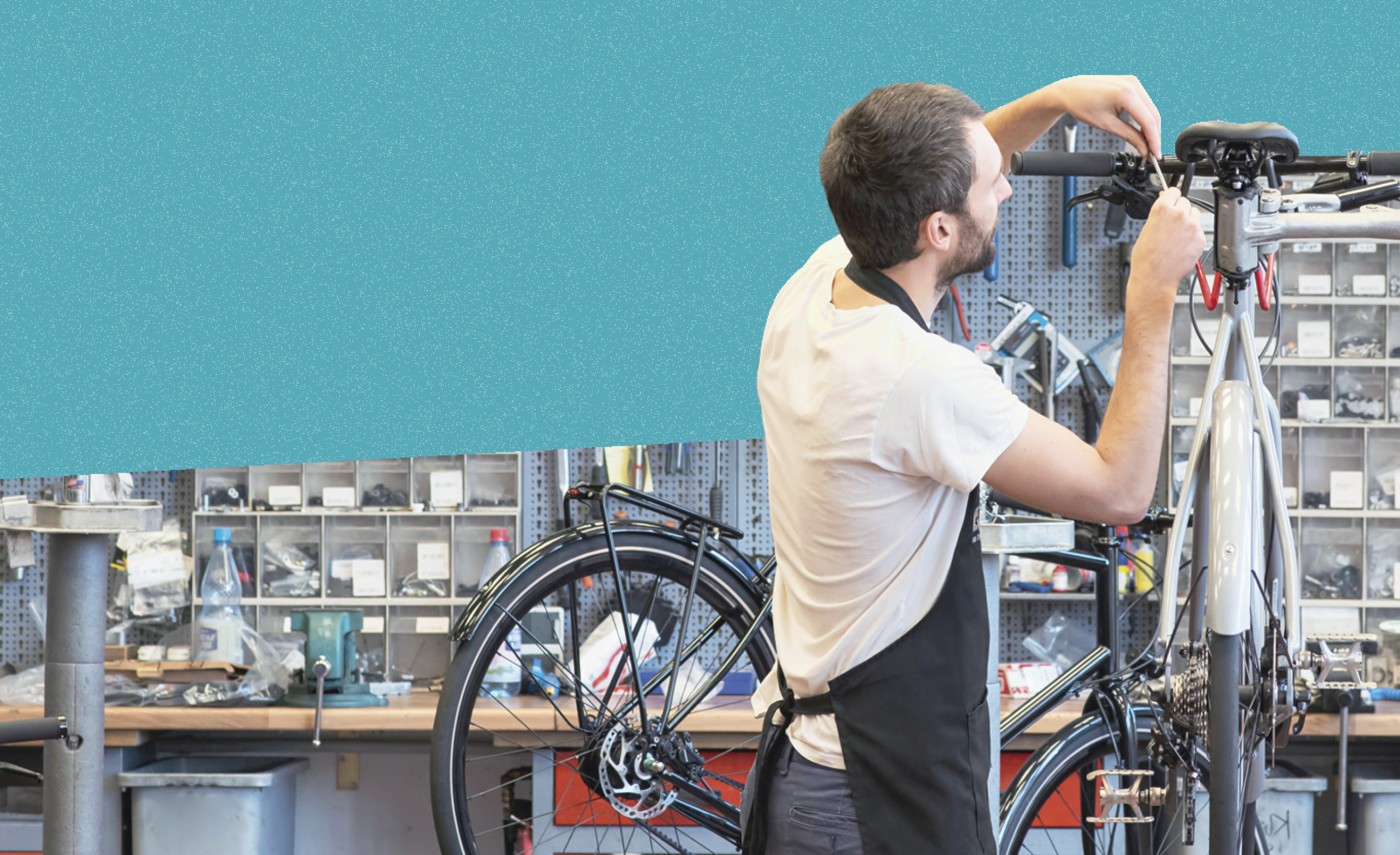 Ein Fahrrad wird repariert
